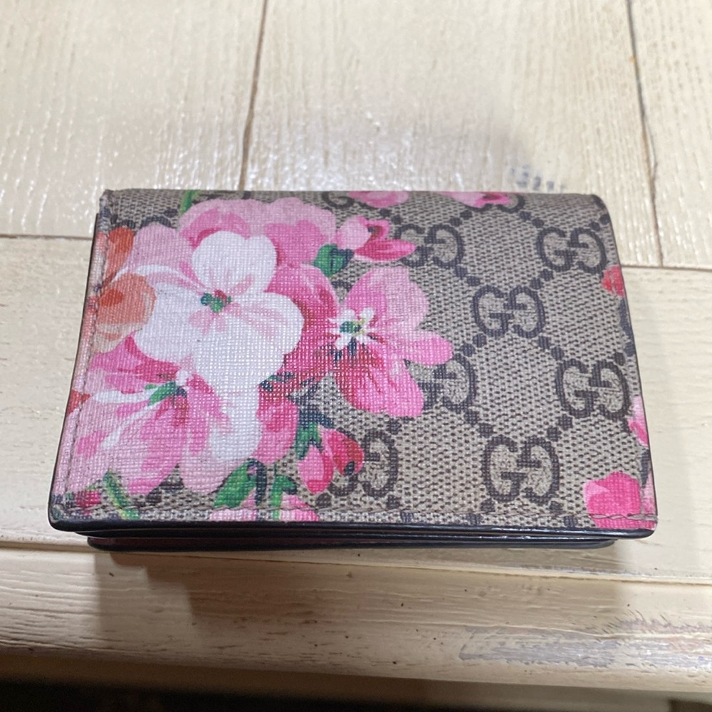 Gucci supreme blossom card wallet💞